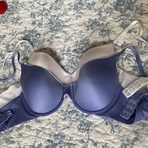 Set of Two Maidenform Sky Blue and White Bras Size 34C